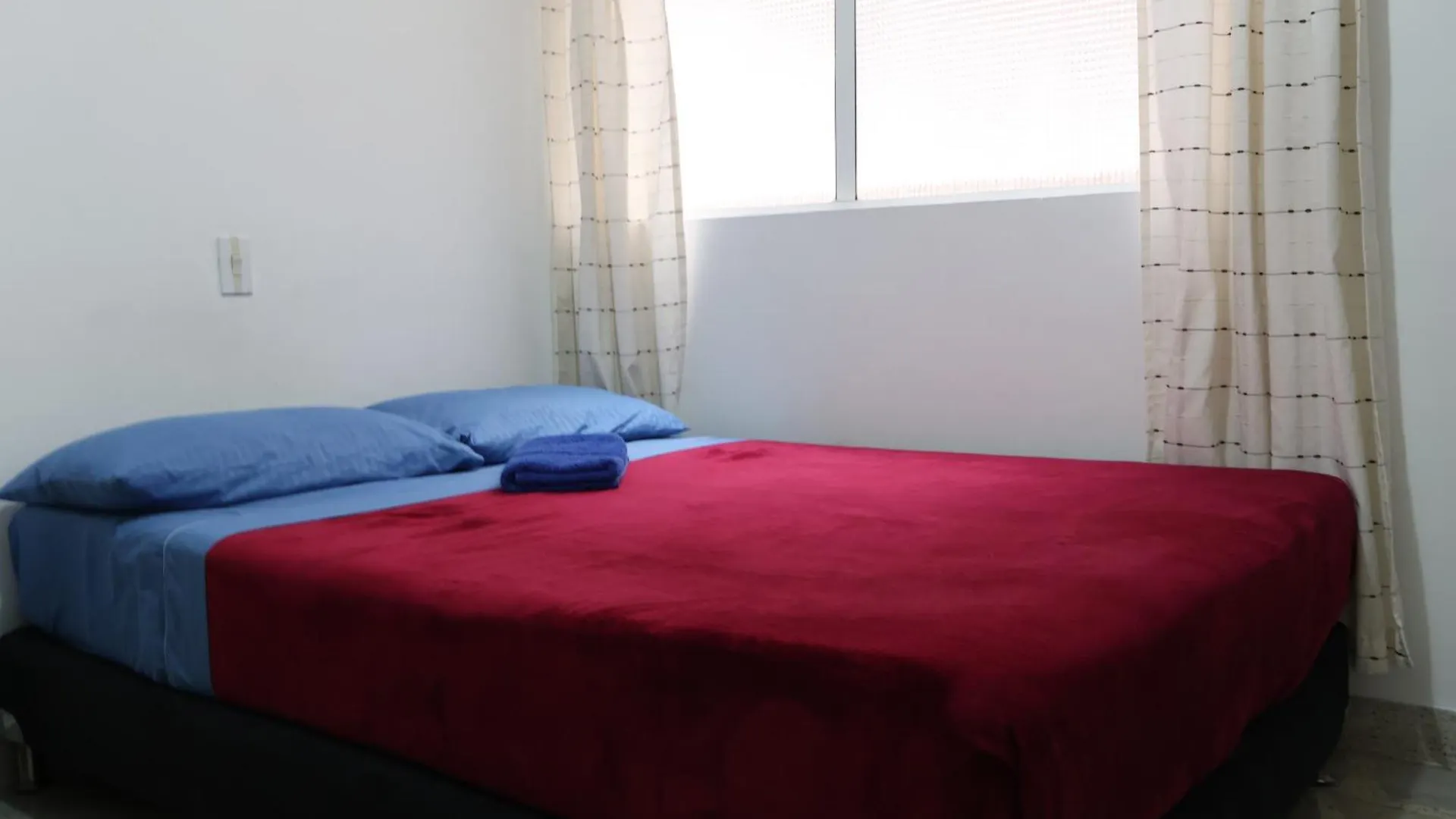 Living Poblado Manila 3029 Habitacion Doble Con Bano Privado Medellin 0*,  Colombia