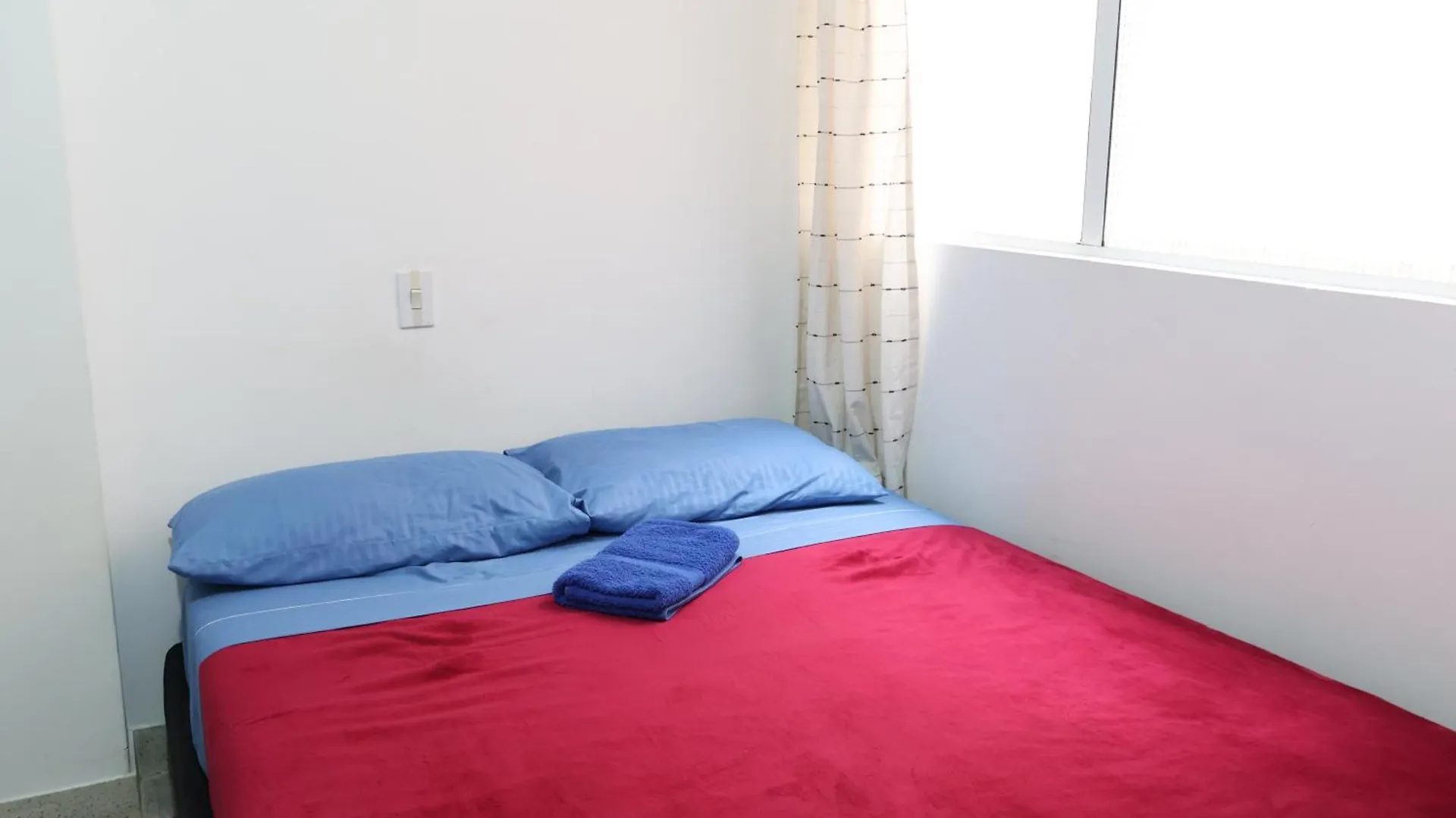 Living Poblado Manila 3029 Habitacion Doble Con Bano Privado Medellin