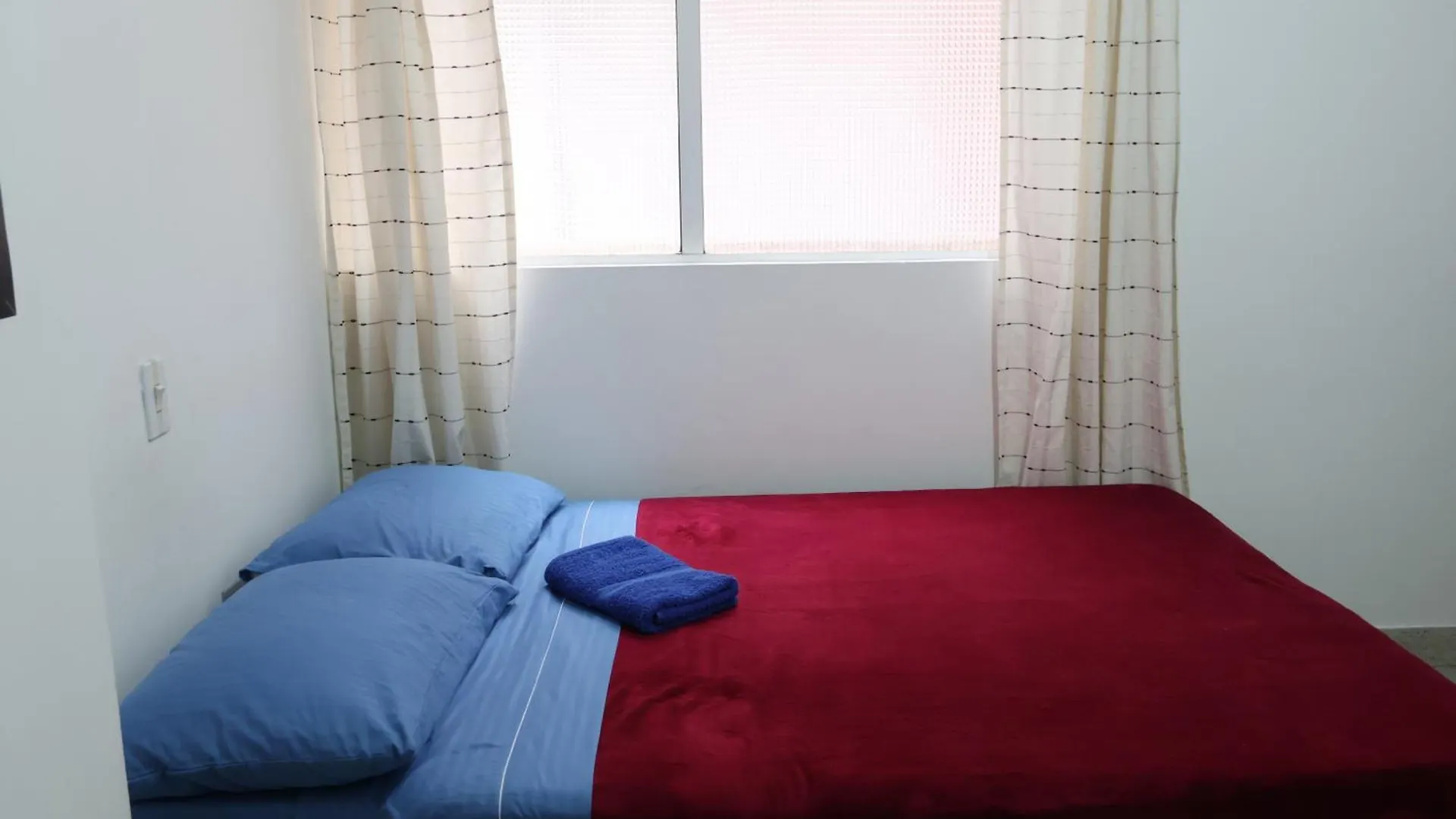 Living Poblado Manila 3029 Habitacion Doble Con Bano Privado 메딜린