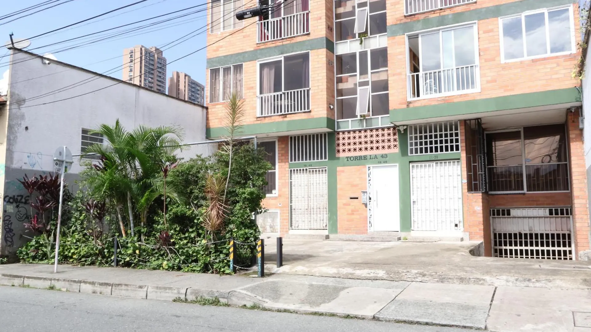 Living Poblado Manila 3029 Habitacion Doble Con Bano Privado 메딜린